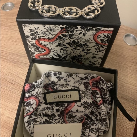 GUCCI “BRITT” G LOGO INTERLOCKING GG 925 STERLING SILVER BRACELET NIB Authentic - Picture 4 of 4
